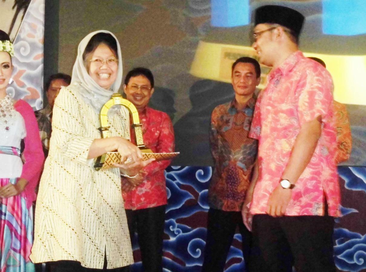 Rumah Tawa Hotel Syariah Bandung Eksteriør billede